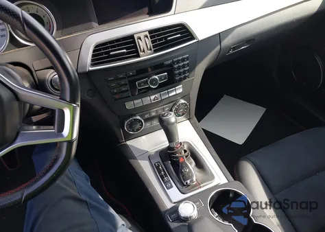 2013 Mercedes-Benz C 250 Sport из США, поврежденный, VIN WDDGF4HB6DR286163